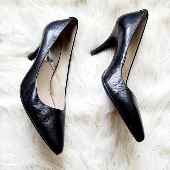 Michael Kors black leather pointy-toe heels - Picture 4 of 8